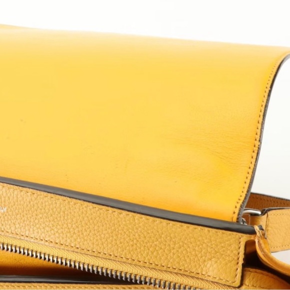 Céline Trapeze Bag Medium in Yellow - Picture 9 of 9